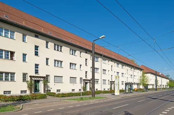 Sanierte 2 Zimmer Wohnung Berlin-Niederschönhausen mit Balkon, vermietbar Ende August 2026! — photo 1